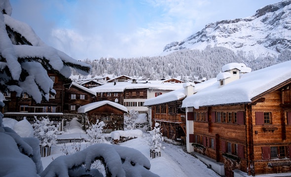 photo of the snowy mountains